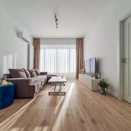 Apartment In Mamaia-sat, Avostar Sea
