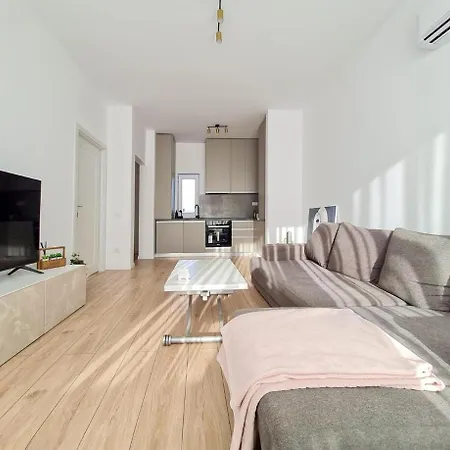In Mamaia-sat, Avostar Sea Apartamento Năvodari